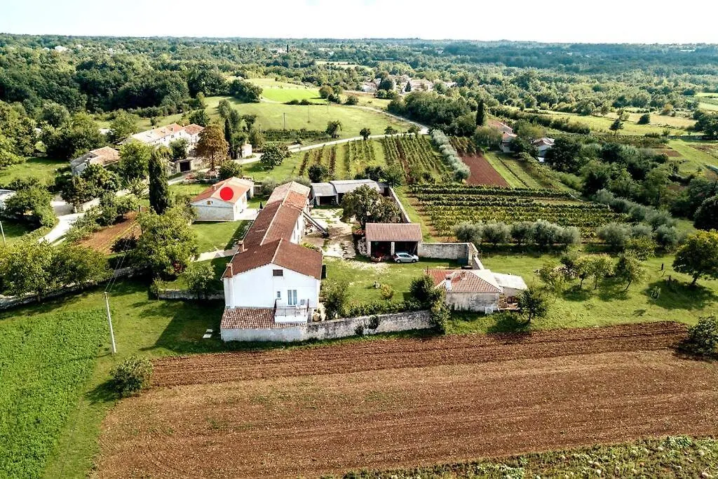 Relaxing House On Countryside In Central Istria Pifari 0*,  Croacia